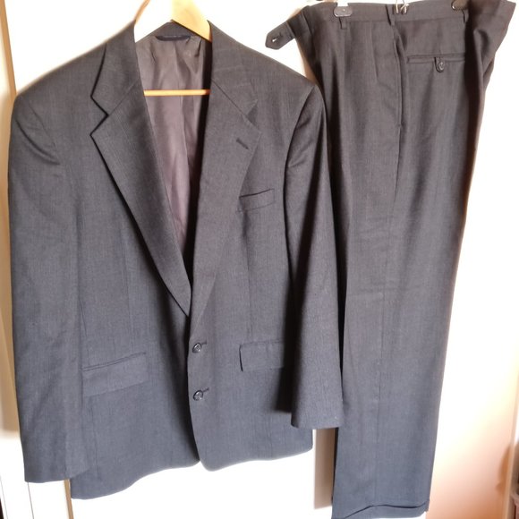 Dark Gray Austin Reed Wool Pinstripe Suit Size 42R with Pants 39x29